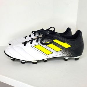 Adidas soccer cleats sz 10 slim fit youth boys